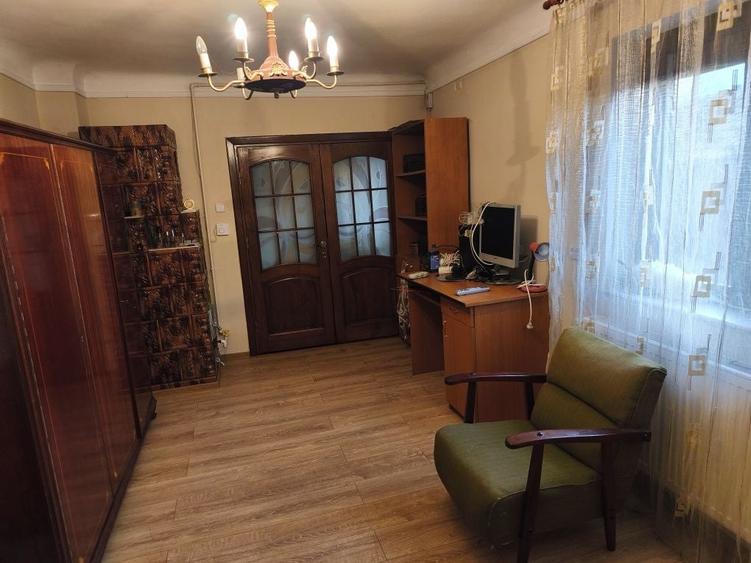 Casă cu 2 camere în Central