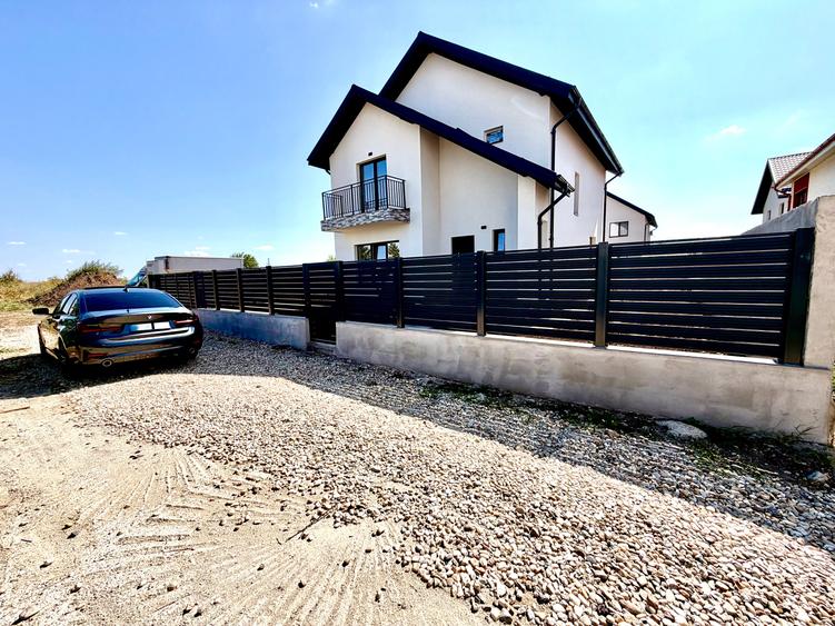 Casă individuală cu 4 camere cu Teren 530 Mp în Exterior Sud