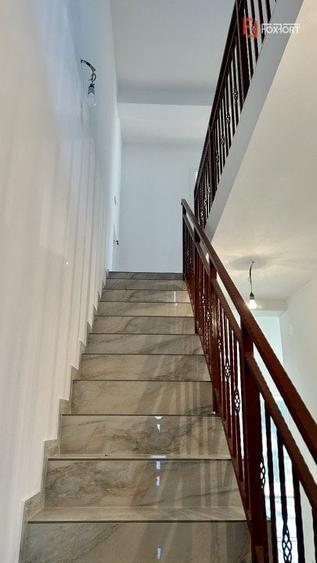 Duplex cu 5 camere cu Canalizare în Sânandrei