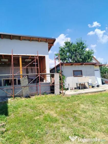 Casă cu 7 camere cu Teren 865 Mp în Bucovăț
