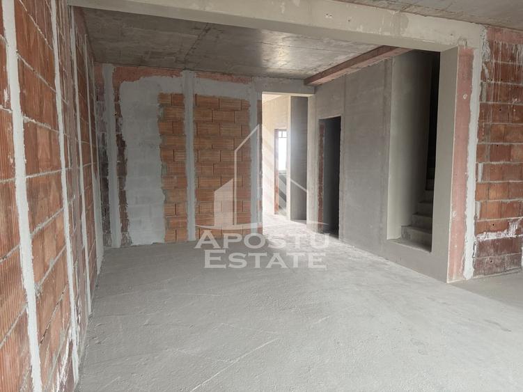Duplex cu 4 camere cu Canalizare în Fabric