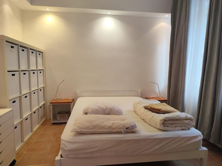 Apartament cu 2 camere semidecomandat, mobilat în Bună Ziua