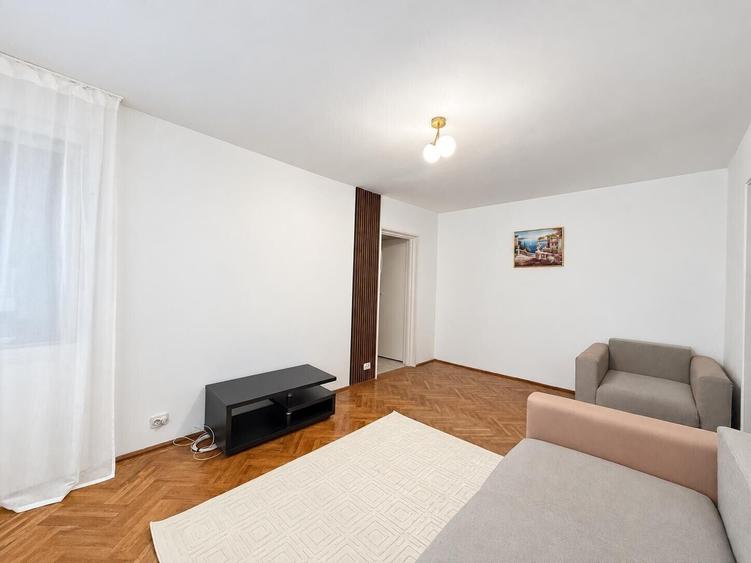 Apartament cu 2 camere semidecomandat, mobilat în Alexandru Obregia