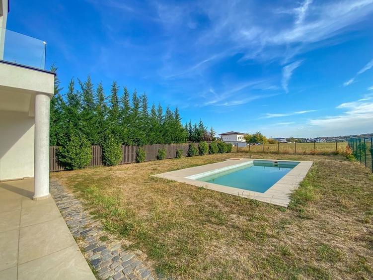 Casă individuală cu 5 camere cu Piscina în Corbeanca