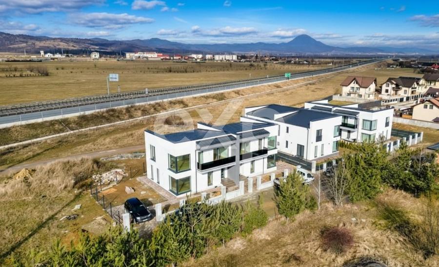 Duplex cu 4 camere cu Canalizare în Râșnov