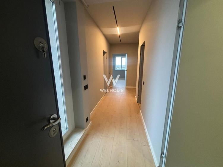 Penthouse cu 3 camere decomandat în Vest