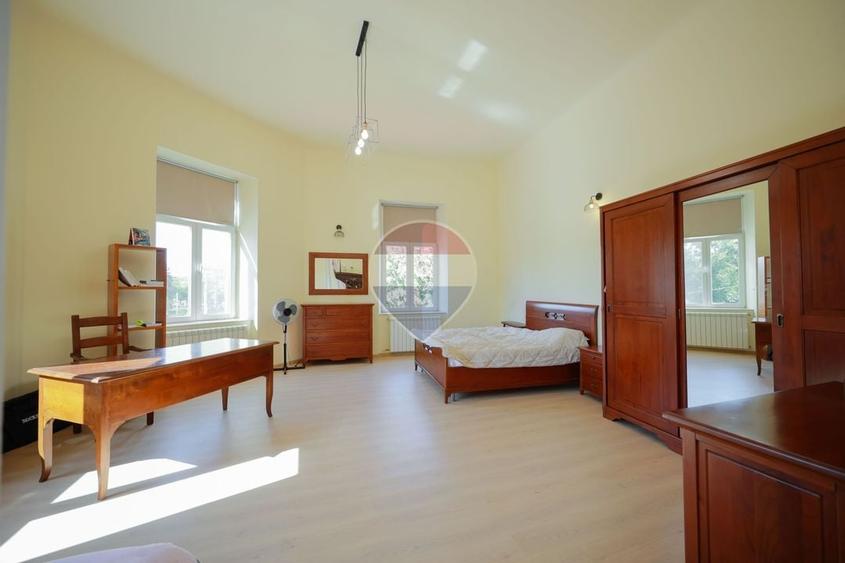 Apartament cu 2 camere semidecomandat în Ultracentral