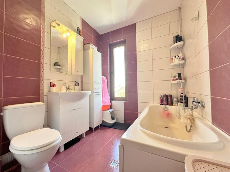Apartament cu 3 camere semidecomandat în Braytim