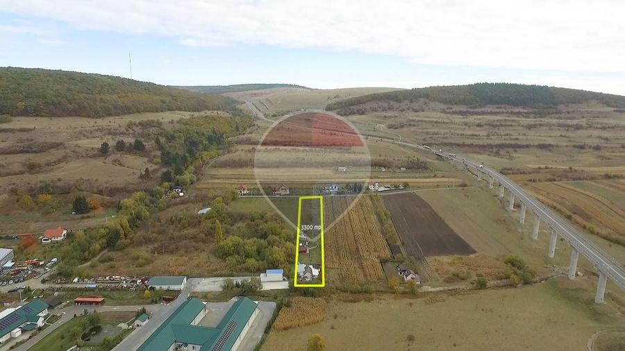 Casă individuală cu 5 camere cu Teren 3300 Mp în Vâlcele
