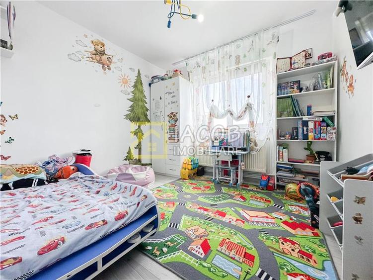 Apartament cu 2 camere semidecomandat în Mioriței