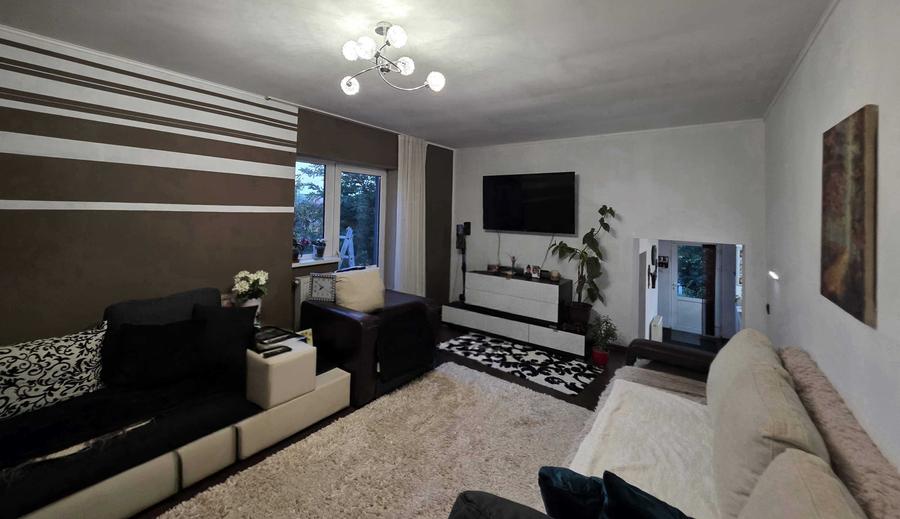 Casă cu 2 camere în Central
