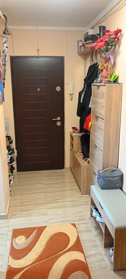 Apartament cu 3 camere decomandat în Carpați 2