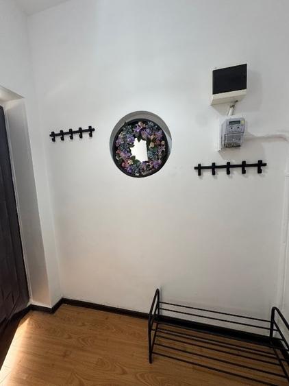 Apartament cu 3 camere semidecomandat, mobilat în Decebal