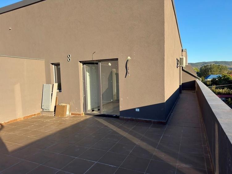 Apartament cu 3 camere decomandat în Ostroveni