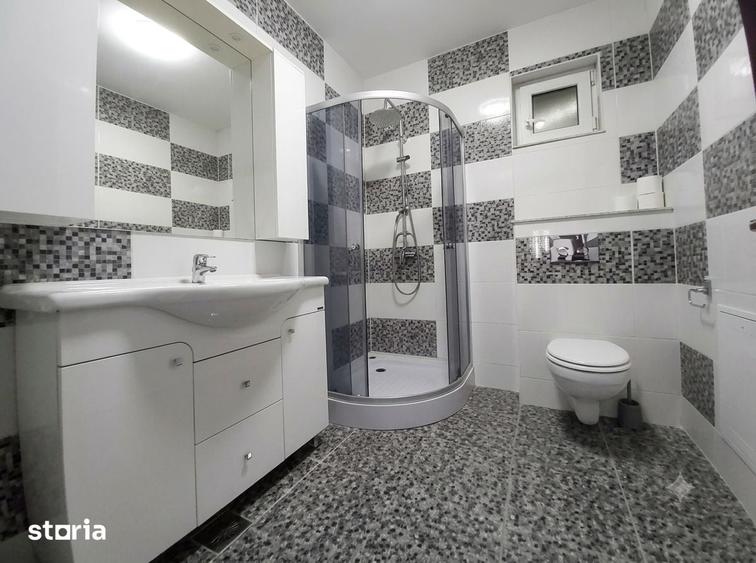Casă cu 4 camere cu Teren 1200 Mp în Central