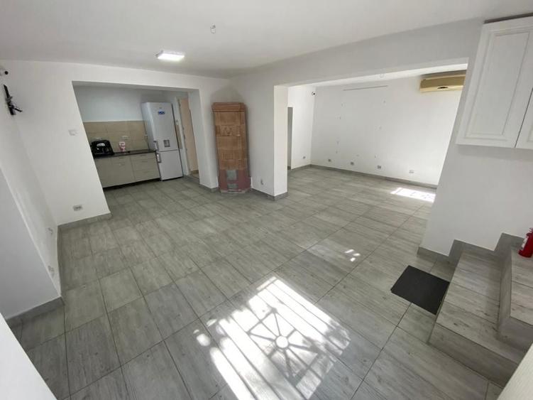 Apartament cu 6 camere nedecomandat, mobilat în Mărășești