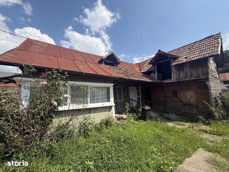 Casă cu 3 camere cu Teren 813 Mp în Adunați