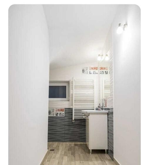 Casă cu 4 camere cu Teren 250 Mp în Central