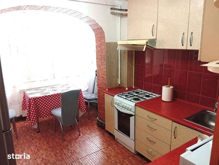 Apartament cu 3 camere decomandat în Alfa