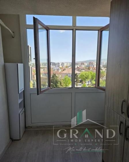 Apartament cu 2 camere semidecomandat, mobilat în Mărăști