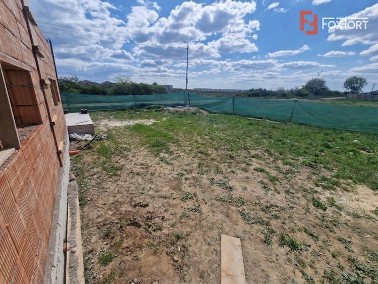 Duplex cu 3 camere cu Teren 300 Mp în Bucovăț (Remetea Mare)