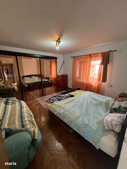 Casă cu 3 camere în Titulescu