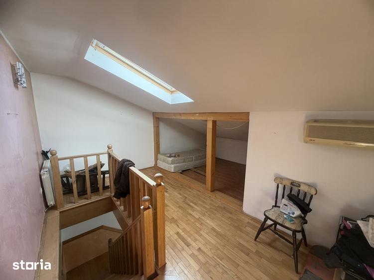 Casă cu 6 camere cu Teren 180 Mp în Central