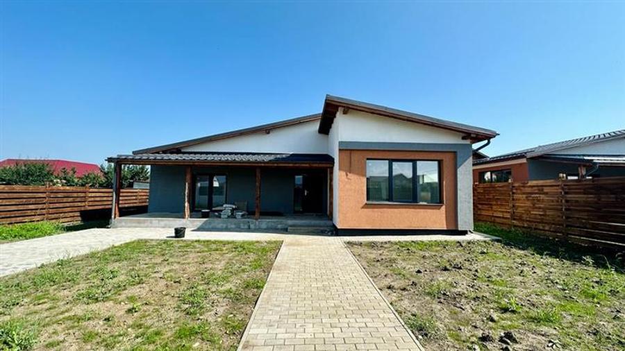 Casă individuală cu 4 camere cu Teren 500 Mp în Tărlungeni