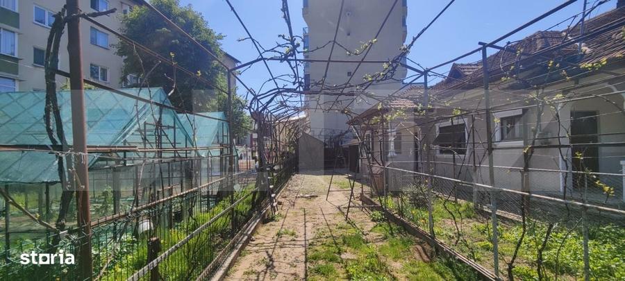 Casă cu 4 camere cu Teren 818 Mp în Central