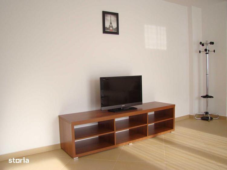 Apartament cu 2 camere, mobilat în Central