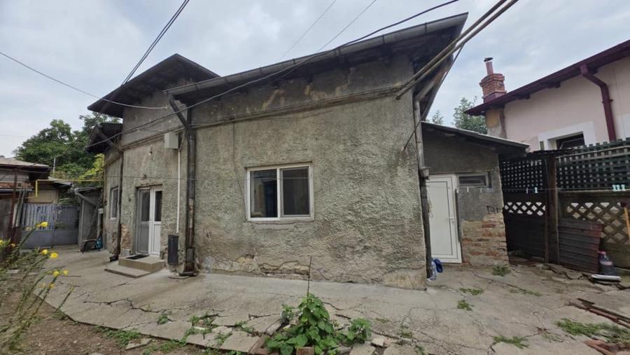 Casă cu 2 camere cu Teren 150 Mp în Iancului