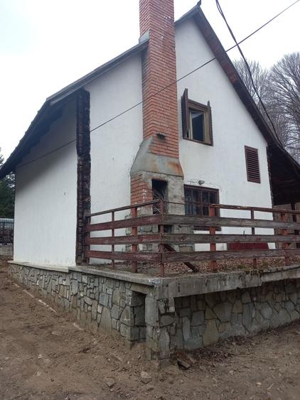Spațiu comercial, de 700 mp, în Lipănești