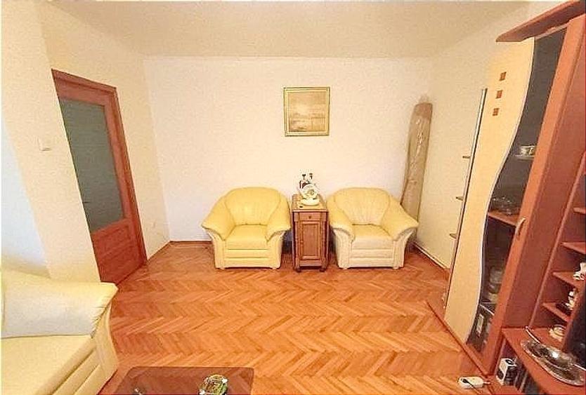 Apartament cu 3 camere decomandat în Gara