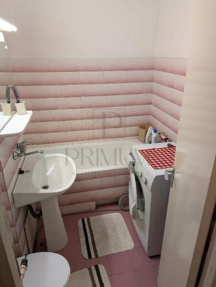 Garsonieră decomandată în Lunei