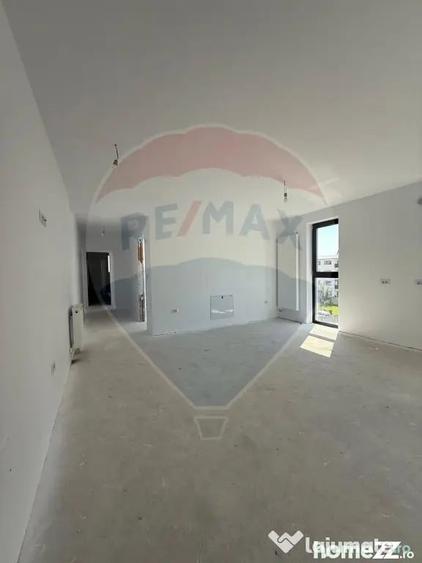 Spațiu comercial, de 960 mp, în Ipotești