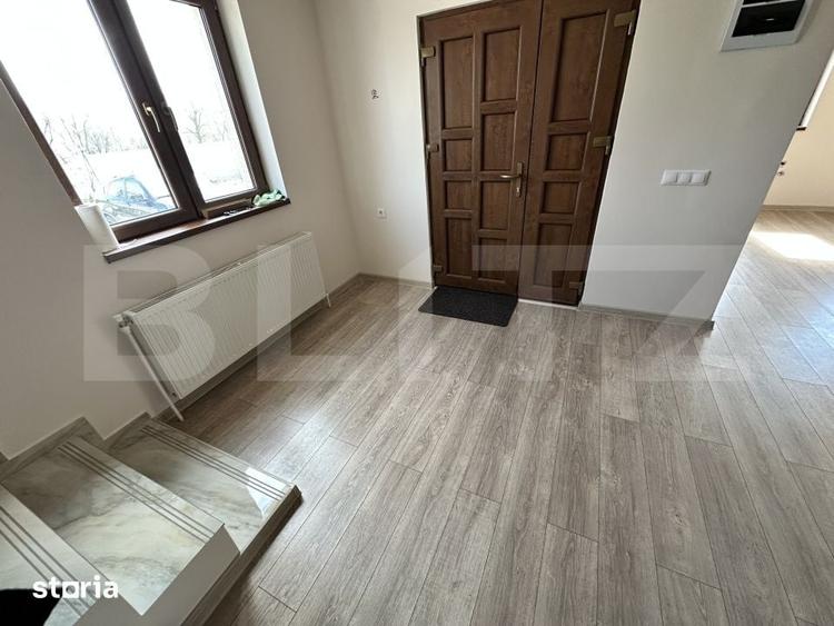 Casă cu 7 camere cu Teren 3200 Mp în Băcia