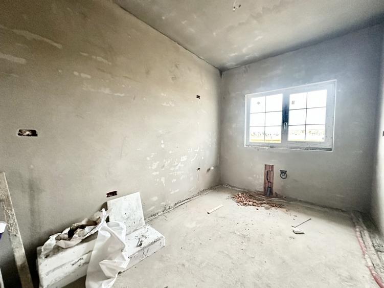 Duplex cu 4 camere cu Teren 250 Mp în Giroc