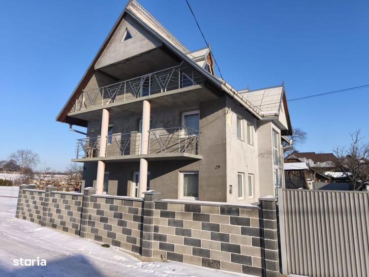 Casă cu 4 camere cu Teren 1500 Mp în Vicovu de Sus