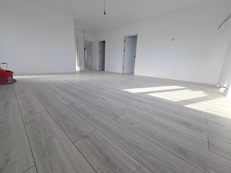 Casă cu 3 camere în Tulucești