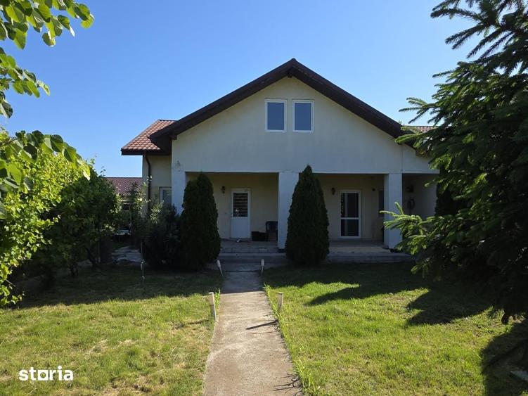 Casă cu 2 camere cu Teren 423 Mp în Domnești
