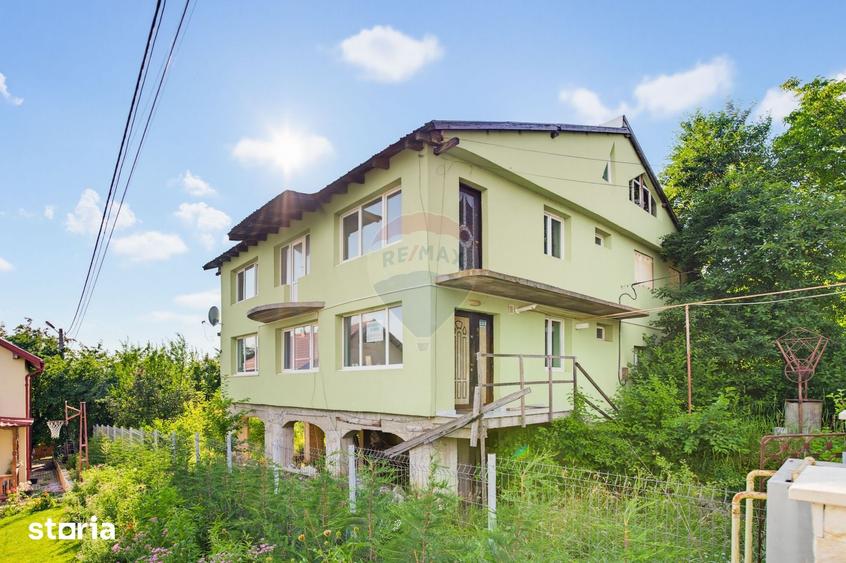 Casă cu 8 camere cu Teren 870 Mp în Miroslava