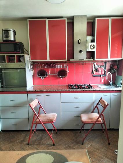 Apartament cu 2 camere semidecomandat, mobilat în Central