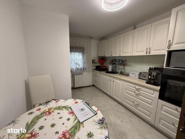 Apartament cu 4 camere decomandat, mobilat în Fabric