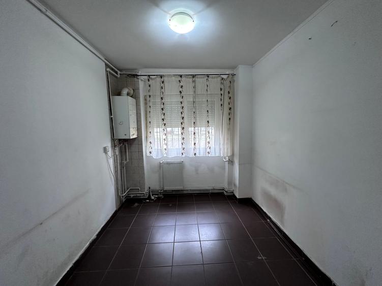 Apartament de 3 camere decomandate lângă parc. - 3