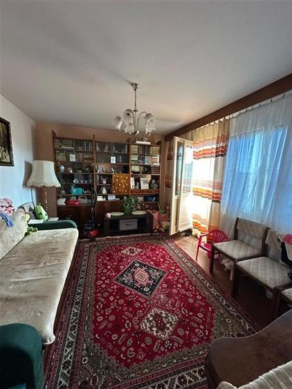 Apartament cu 4 camere decomandat în Circumvalațiunii