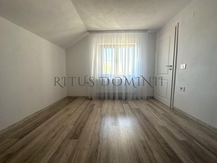 Casă individuală cu 5 camere cu Canalizare în Exterior Sud