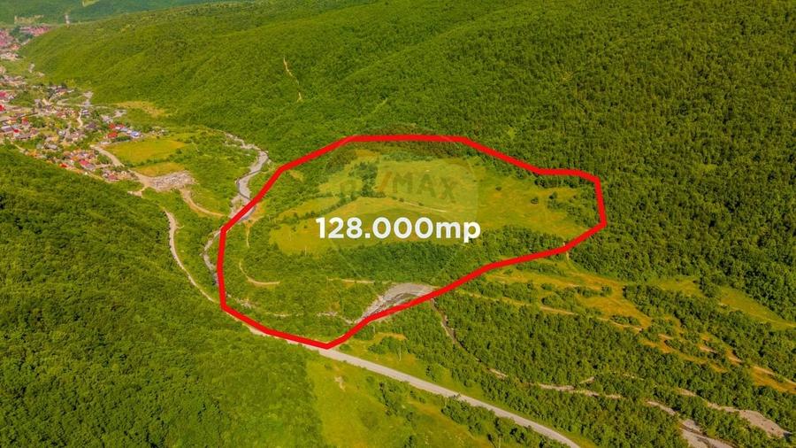 Teren Construcții intravilan de 128000 mp, în Gârcini
