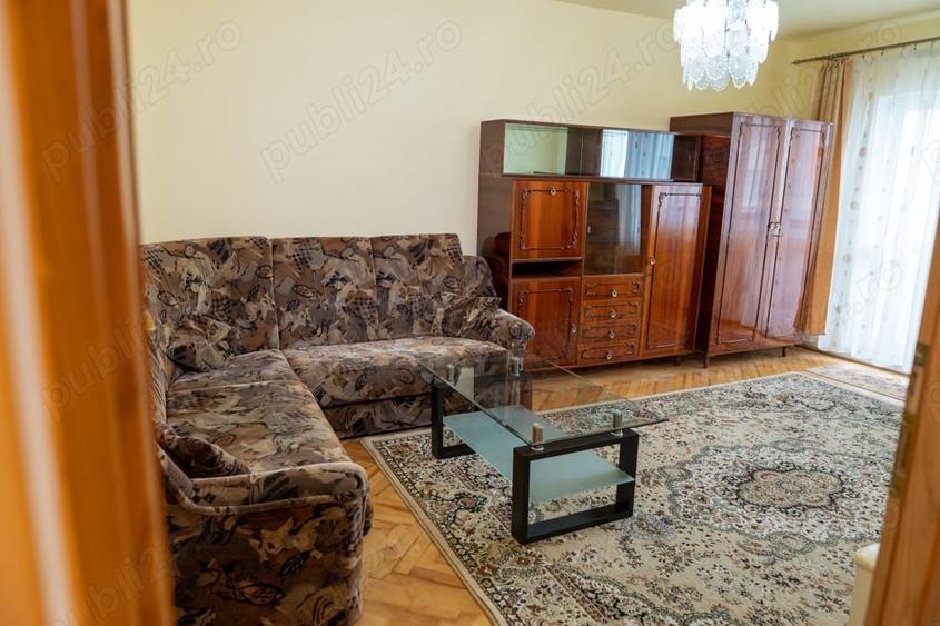 Apartament cu 3 camere decomandat în Central