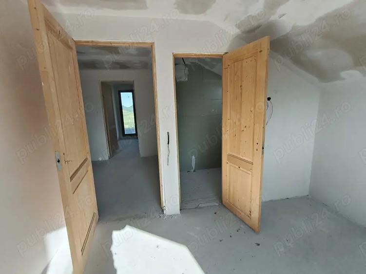 Casă cu 6 camere cu Teren 5641 Mp în Vișagu