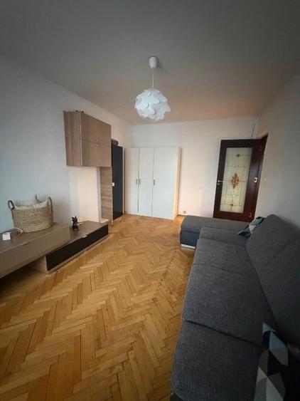Apartament cu 2 camere decomandat, mobilat în Central